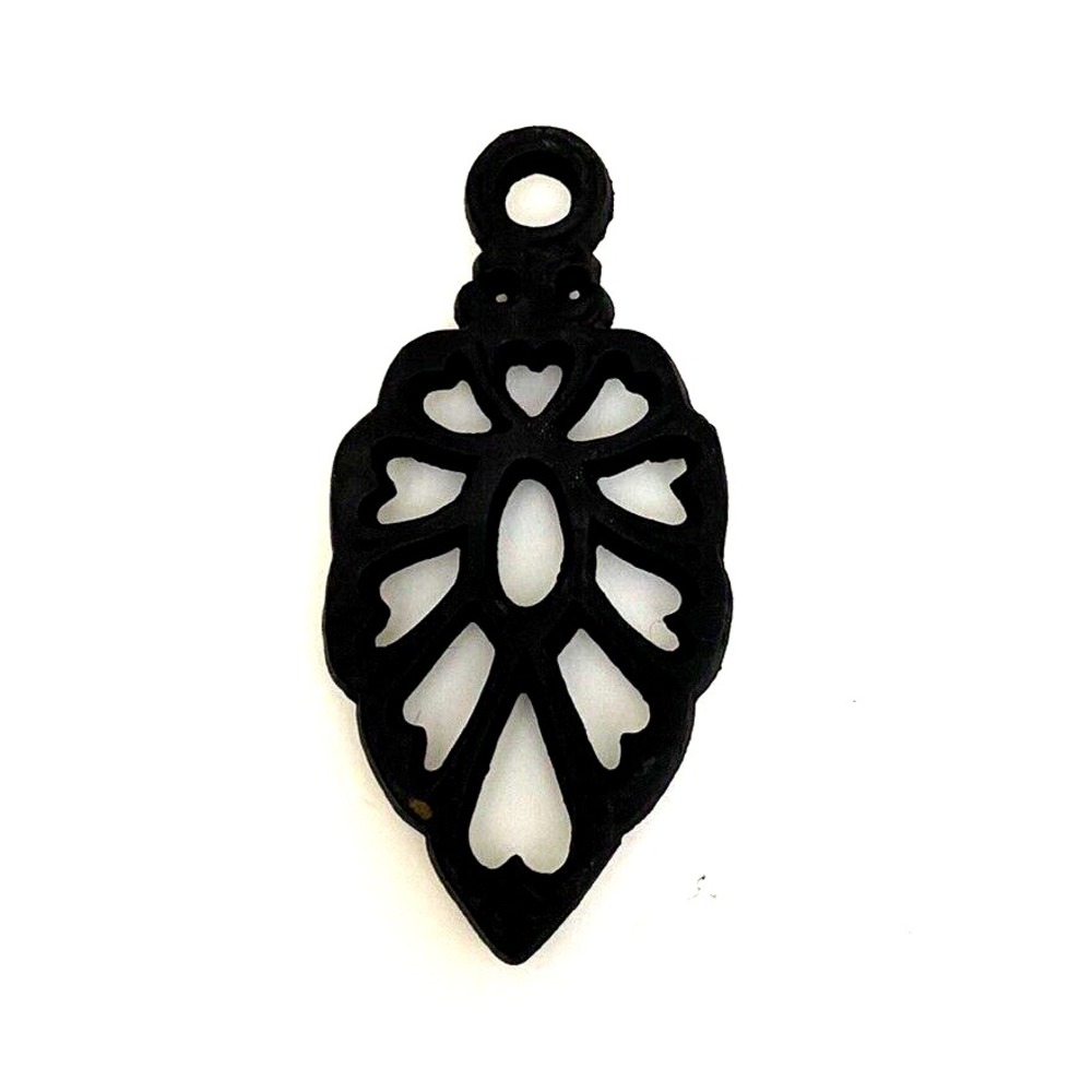 Vtg Cast Iron Trivet Hearts Matte Black Footed Wall Hanger Retro Metal Classic